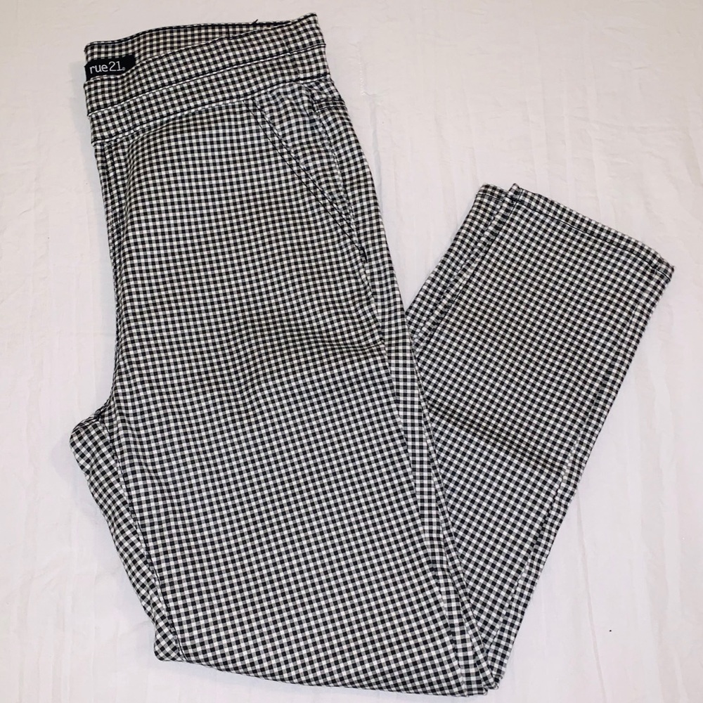 4/$25♦️RUE21 Buffalo Check High Waisted Pants
